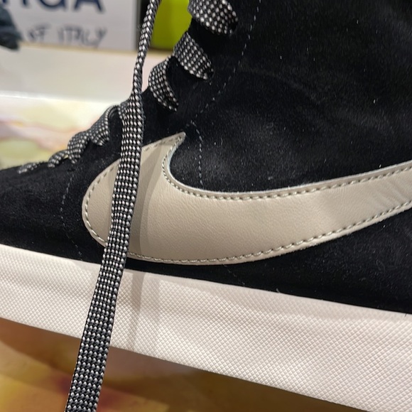 New - Picture 3 of 4